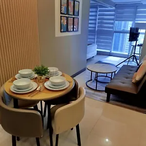 Uptown Parksuites Tower 1 Bgc , Taguig Philippines